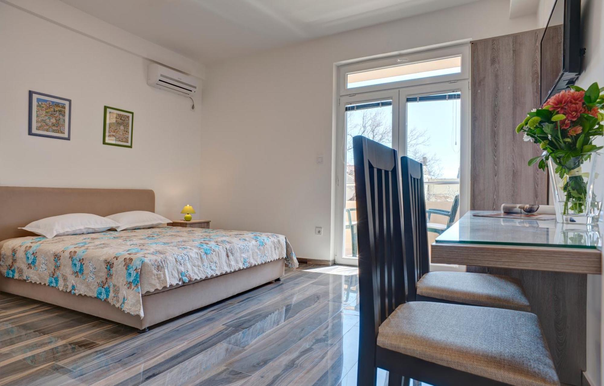 Apartmani Agape Petrovac Eksteriør billede